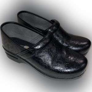 ❤️‍🔥Host Pick❤️‍🔥 Dansko Professional Slip On Shoes Floral